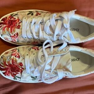 Women's Floral Embroidered Sneakers - Red and White
